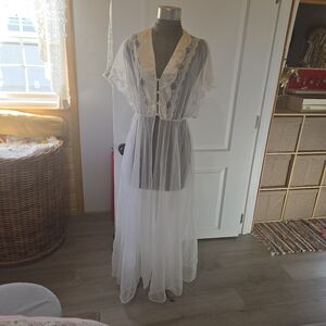 Vintage VAL MODE Sheer White Lace Trim Nightgown Cover Robe, SIZE L